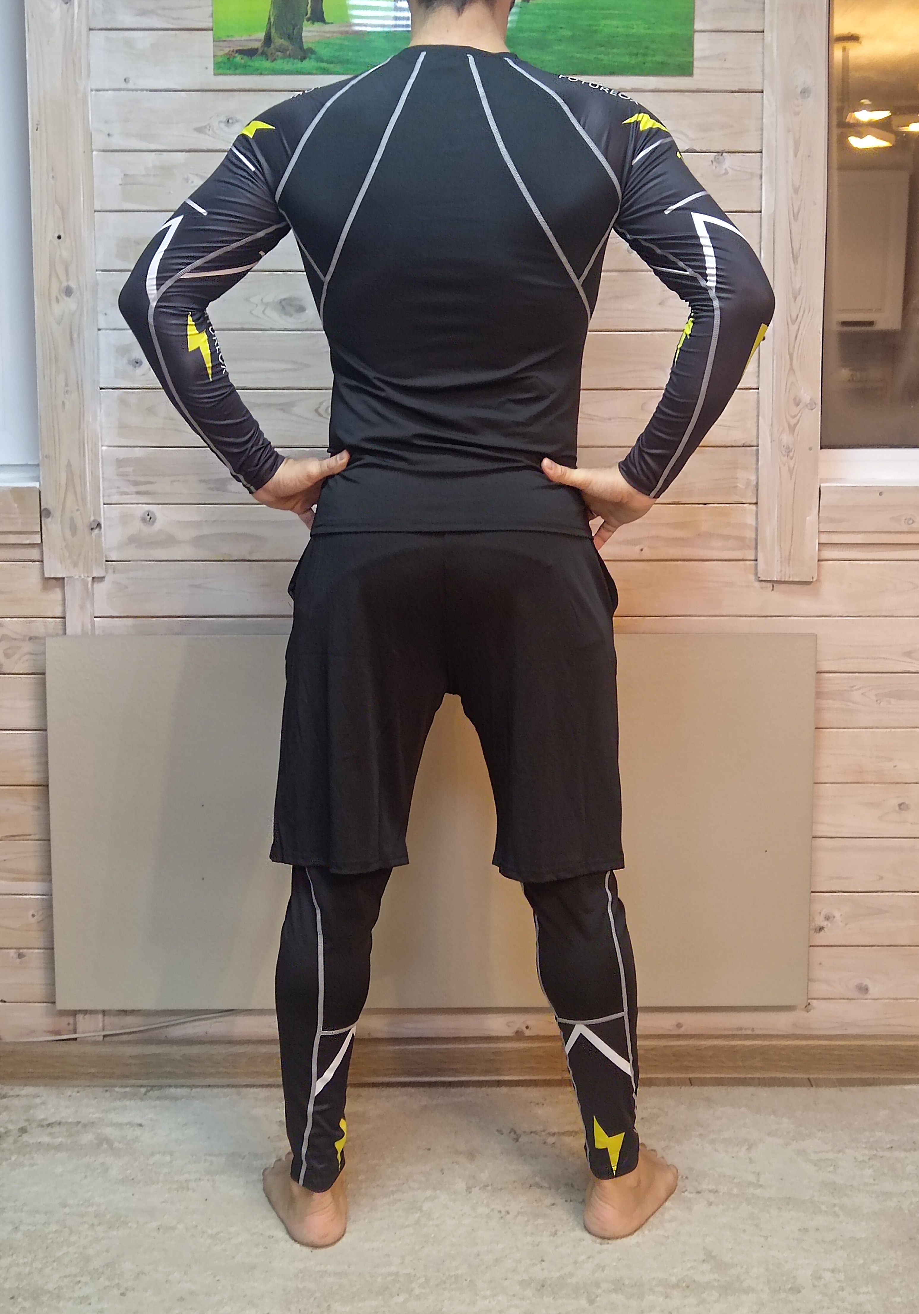 1000127884